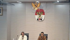 Plt Direktur Penyidikan KPK Achmad Taufik Husein (kiri) dalam konferensi pers di Gedung Merah Putih KPK, Jakarta, Jumat, 16/10/2026 | Ist
