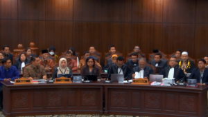 Ahli Pemohon di sidang sengketa Pilpres yang mempersoalkan keabsahan ijazah Wakil Presiden Gibran Rakabuming Raka di Mahkamah Konstitusi, Rabu, 30/9/2026, malam. | YouTube Mahkamah Konstitusi