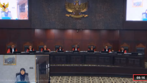 Perwakilan Atase Pendidikan Kedutaan Besar Republik Indonesia (KBRI) Singapura dan di Australia dalam sidang perkara nomor 01/PHPU.PRES-XXIV/2026 tentang Perselisihan Hasil Pemilihan Umum (PHPU) Presiden dan Wakil presiden tahun 2024, di gedung MK, Jumat, 2/10 pagi. | YouTube Mahkamah Konstitusi