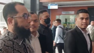 Pendiri travel haji PT Zahra Oto Mandiri atau Uhud Tour Khalid Zeed Abdullah Basalamah di Pengadilan Tindak Pidana Korupsi (Tipikor) Jakarta pada Pengadilan Negeri Jakarta Pusat (PN Jakpus), Selasa, 20/10/2026 | Syahrul Baihaqi/Forum Keadilan