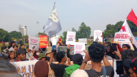 Aksi demonstrasi di kawasan Tugu Tani, Menteng, Jakarta Pusat, Selasa, 20/10/2026 | Syahrul Baihaqi/Forum Keadilan