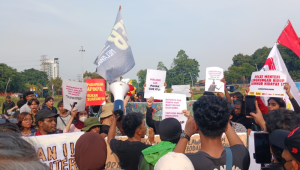 Aksi demonstrasi di kawasan Tugu Tani, Menteng, Jakarta Pusat, Selasa, 20/10/2026 | Syahrul Baihaqi/Forum Keadilan