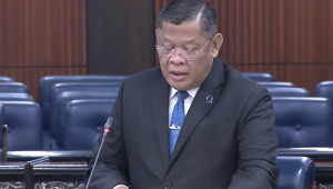 Anggota Parlemen Malaysia Kalam Salan menyampaikan pidato menggunakan bahasa Jawa saat membahas persoalan kabut asap lintas batas akibat kebakaran hutan dan lahan (karhutla) di Indonesia dalam sidang Dewan Rakyat Malaysia, Rabu, 21/10/2026. | YouTube Parlemen Malaysia